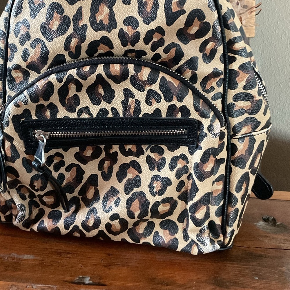 Dana Buchman animal print backpack - Picture 8 of 8
